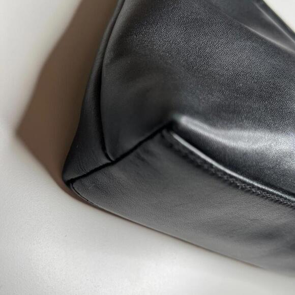 Vintage Etienne Aigner Black Leather Shoulder Bag Purse Gold Hardware Classic - Picture 7 of 11